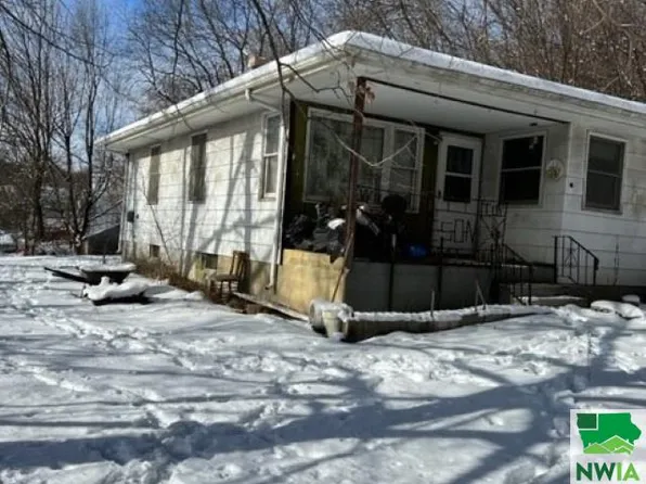 800 W Birch St, Cherokee, IA 51012