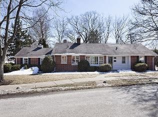 2333 Crabtree Ln, Northbrook, IL