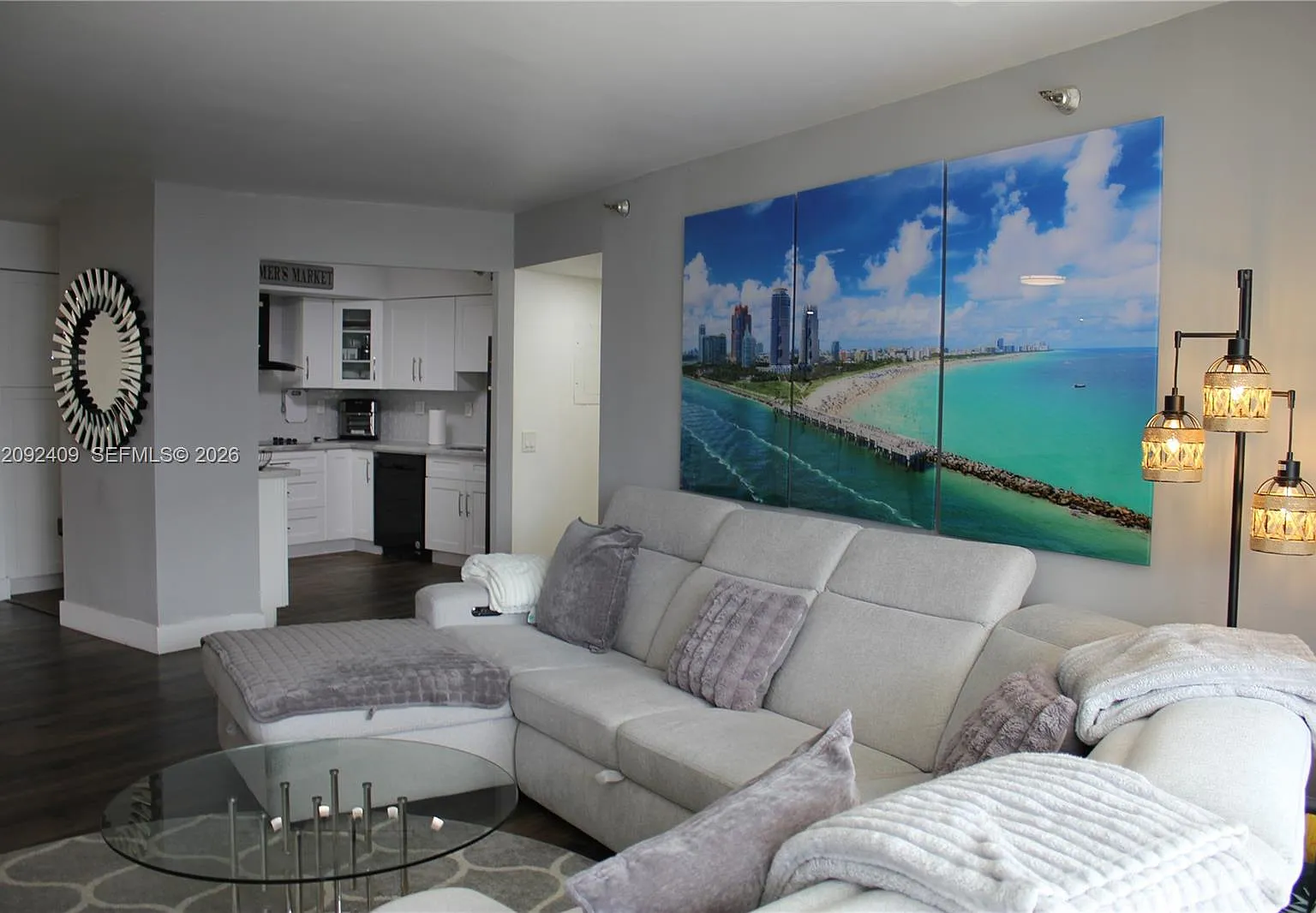 Mystic Pointe Tower 400 C — Photo 3