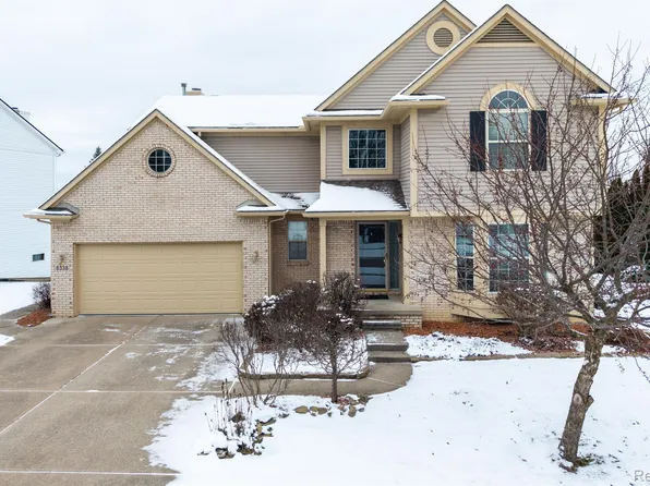 8338 Sherwood Dr, Grand Blanc, MI 48439