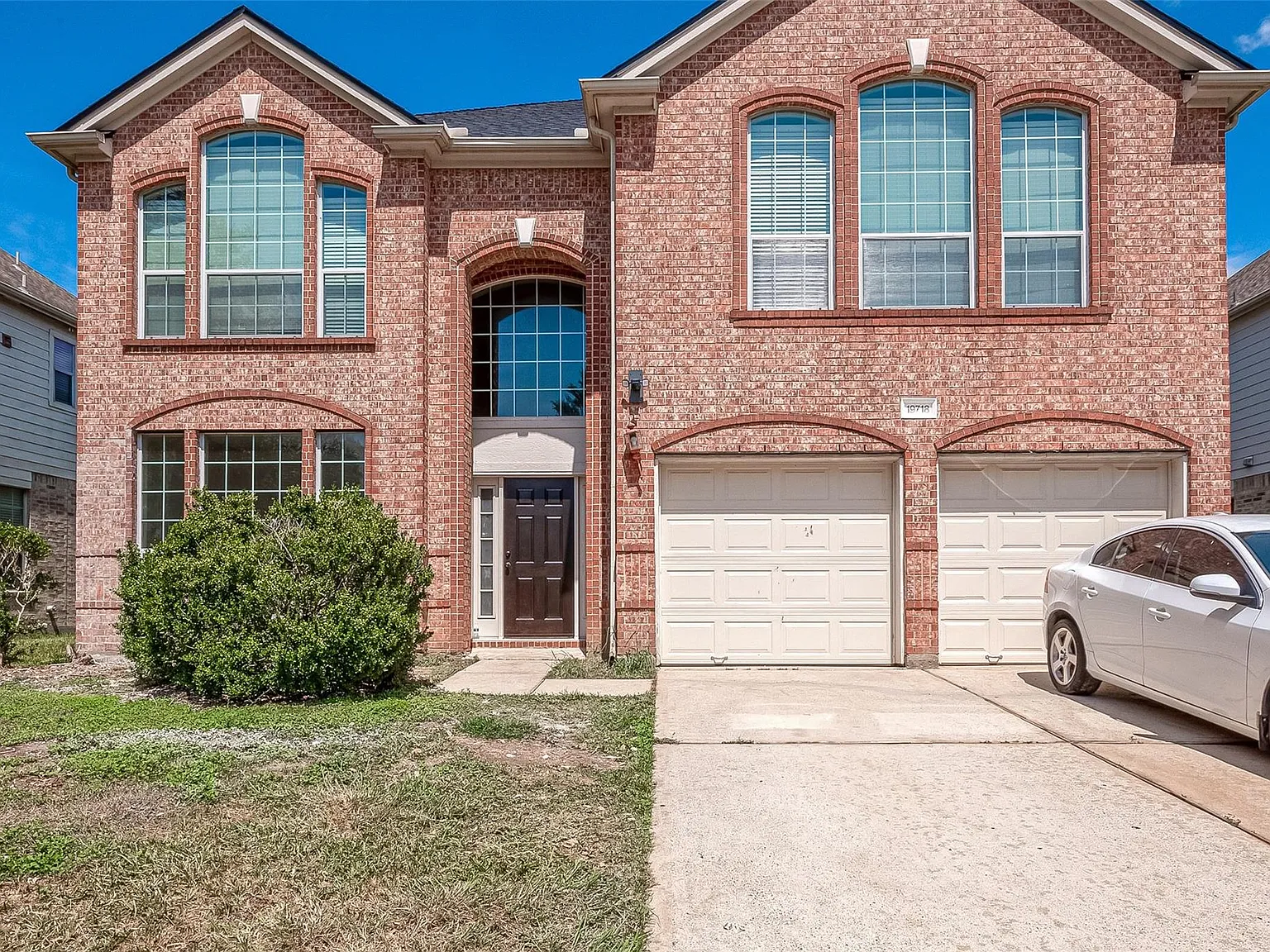 5 bed, 3.5 bath, 3306 sqft, $2,800 — Photo 3