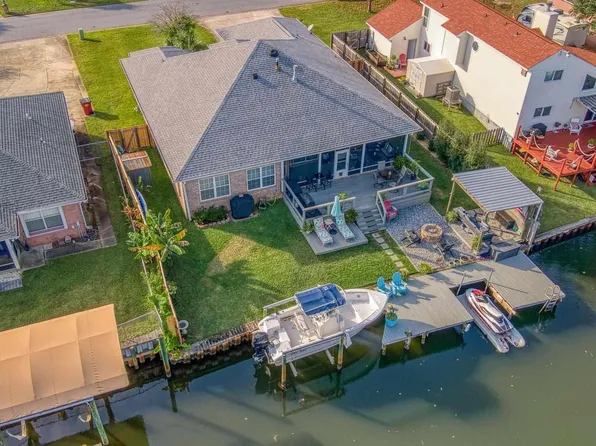 1616 Kauai Ct, Gulf Breeze, FL 32563