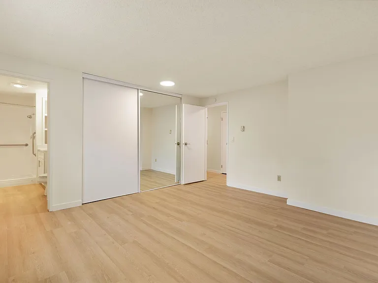 Lawton Park Villas- One month free- 2 Bed / 2 Bath Space to Live, Room to Breathe, All Yours. Mag... — Photo 8