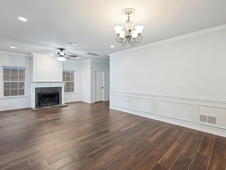 1156 Bent Oaks Dr — Photo 6
