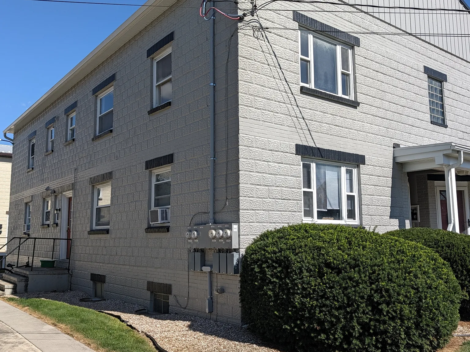 Cottage Apartments — Photo 2