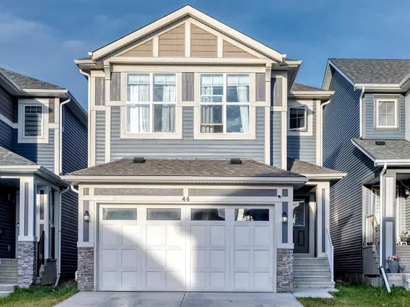 46 SW Lucas Hts NW, Calgary, AB T3P 1N1