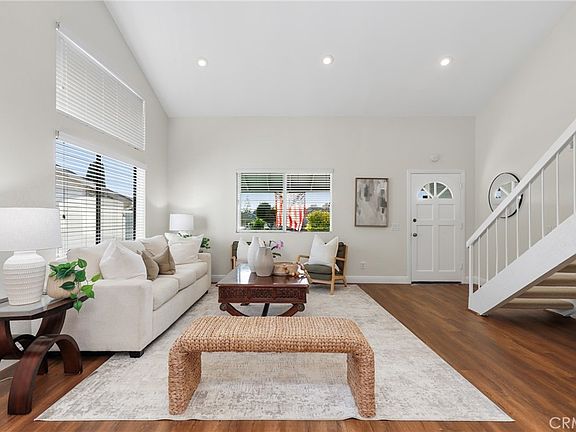 2nd image of 33262 Questa Way