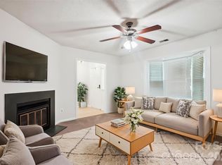 8322 Summerglen Cir, Charlotte, NC