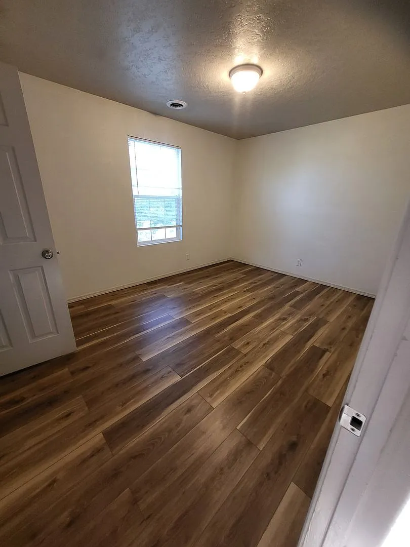 Beautiful Meridian Home — Photo 4