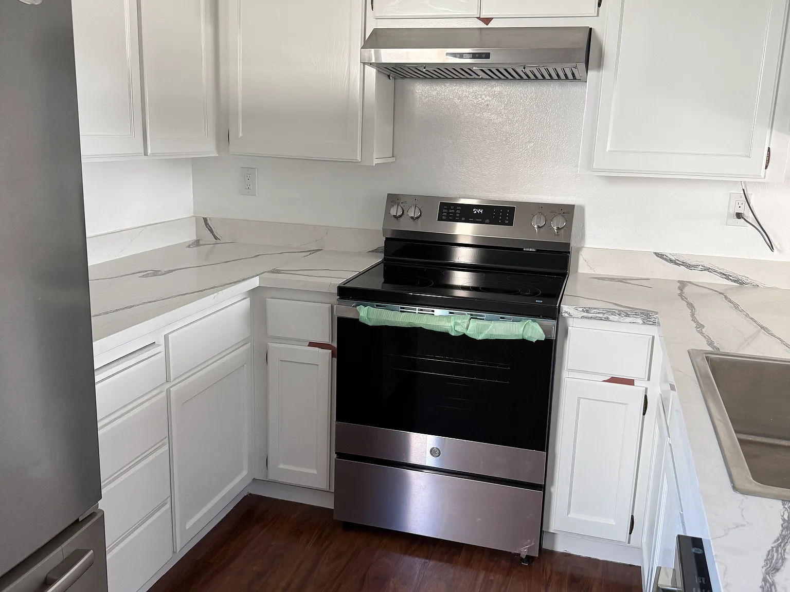 3 bed, 2.5 bath, 1652 sqft, $4,400 — Photo 2