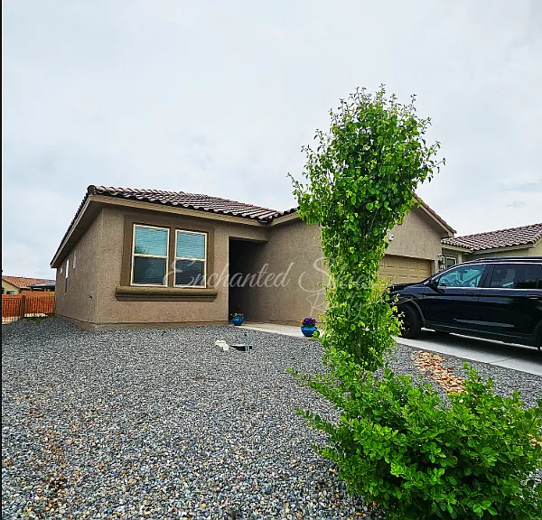 1043 Vallecito Loop NW — Photo 2