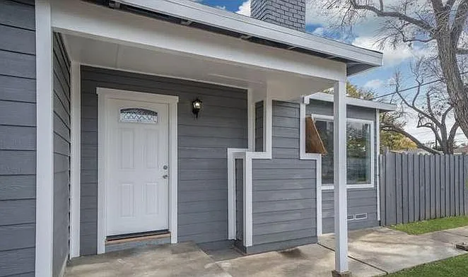 6834 Nestle Ave — Photo 3