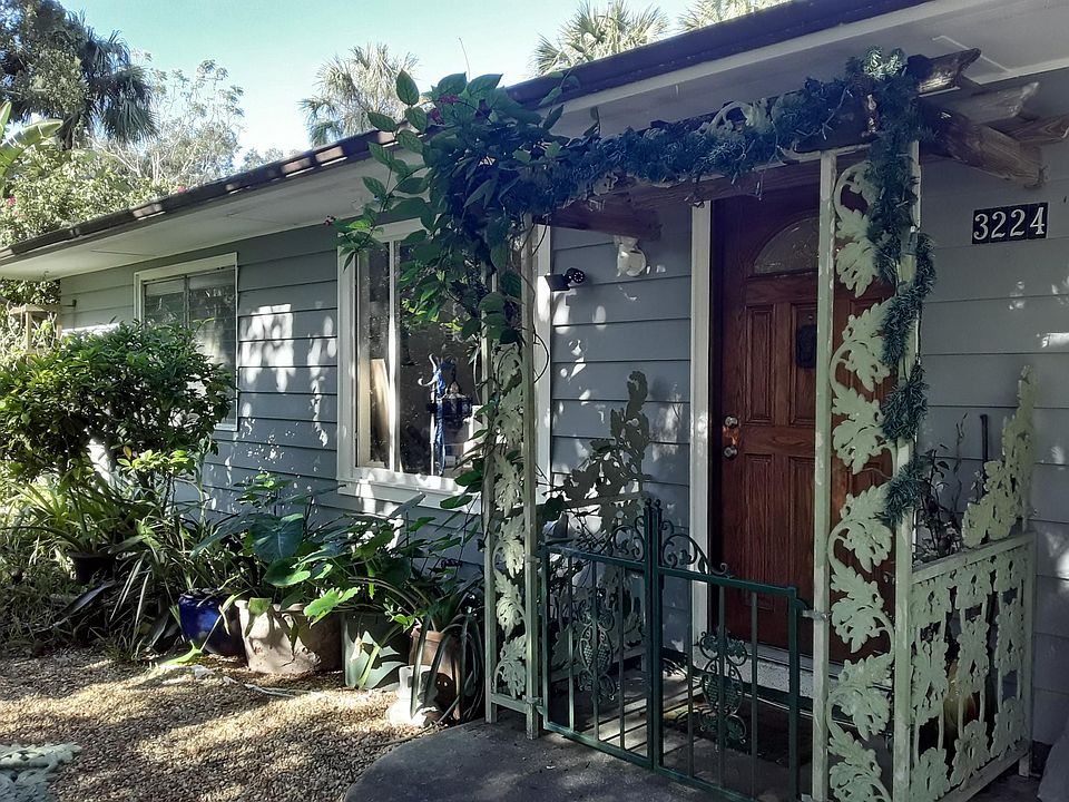 Charming entrance