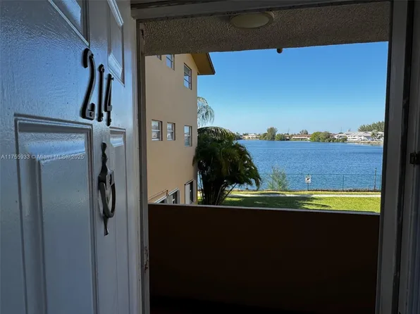 160 Royal Palm Rd APT 214, Hialeah Gardens, FL 33016