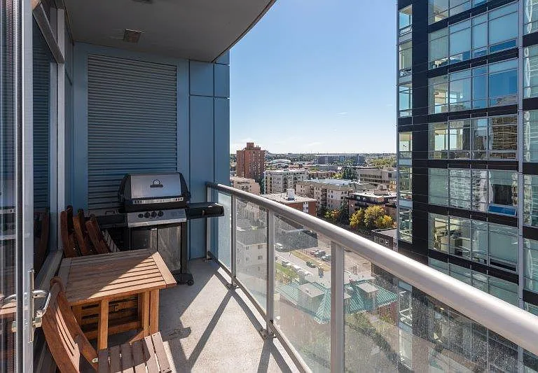 215 13th Ave SW #1305 — Photo 30