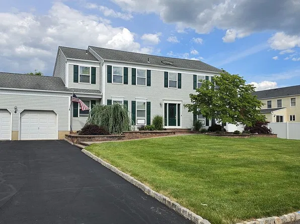 4 Daniel Dr, Hillsborough, NJ 08844