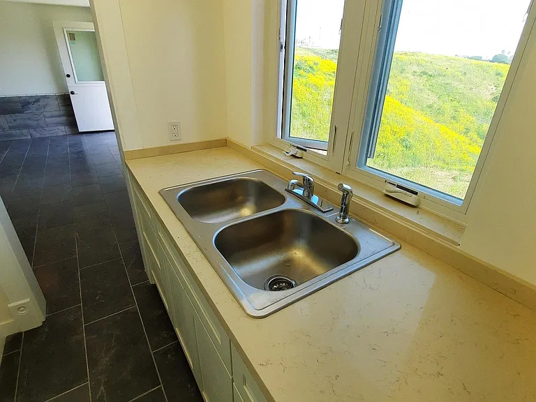 5906 Kanan Dume Rd — Photo 9
