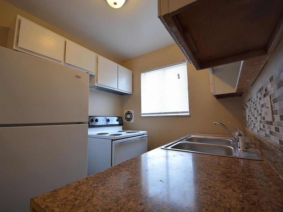 1st image of 906 Elberon Ave APT 18