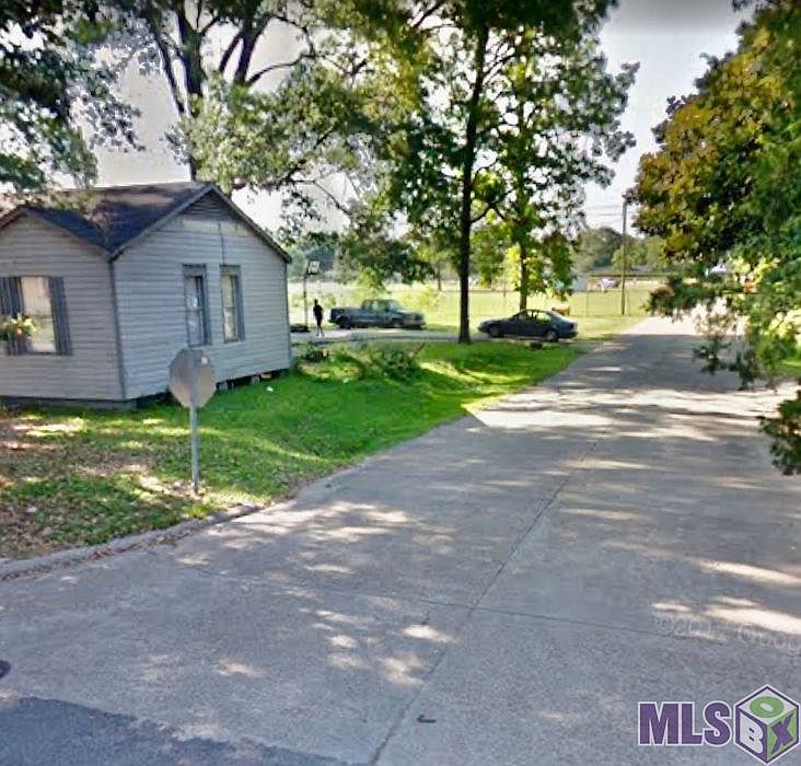 2nd image of 3983 Brady St