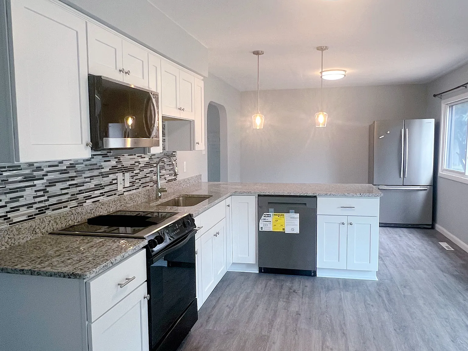 4 bed, 2.5 bath, 1732 sqft, $2,450 — Photo 4