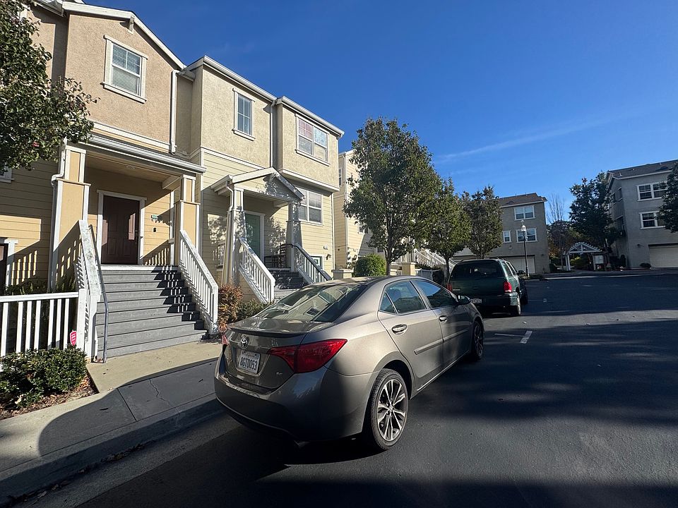 1st image of 1621 Summer Ln