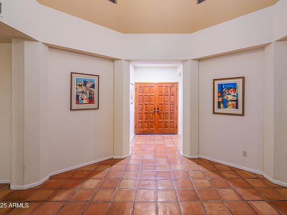 2nd image of 2537 E VOGEL Avenue E