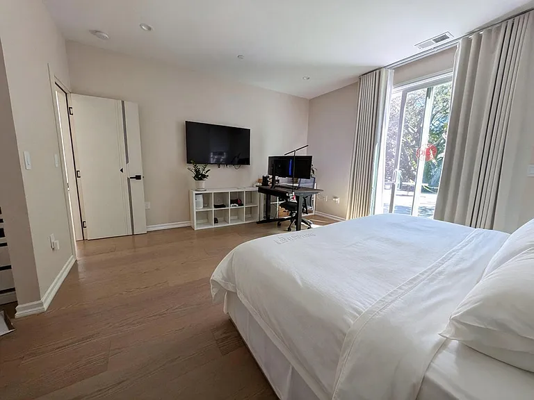Master bedroom 2