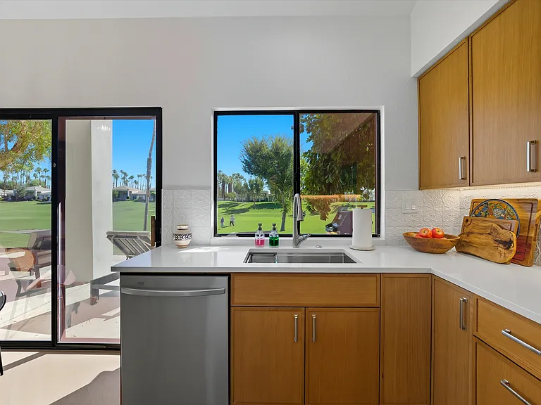 54960 Shoal Crk — Photo 10