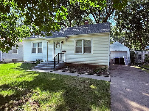 1117 SW Cambridge Ave Photo 1