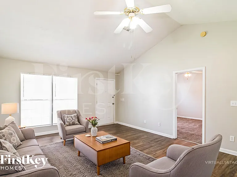 420 Underwood Ct — Photo 4