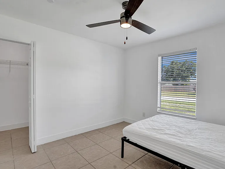 NE Solida Cir — Photo 3