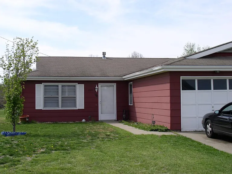 2417 Morningside Dr — Photo 1