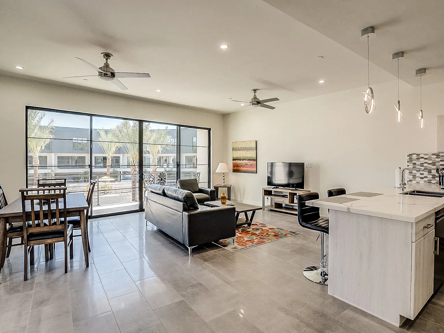 Eclipse Luxury Apts — Photo 2