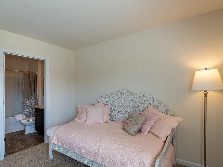 438 Furlough Dr — Photo 32