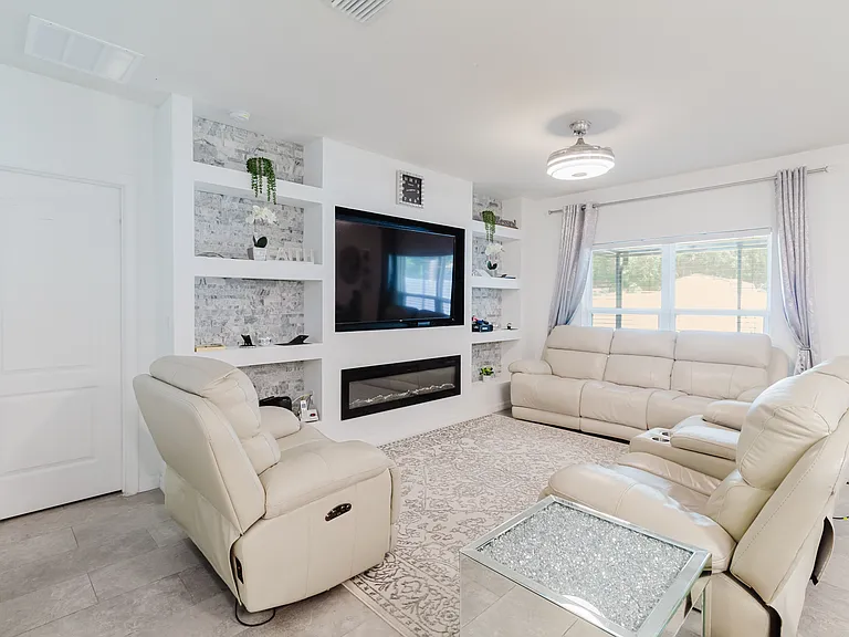 Candleberry Woods Ln — Photo 4