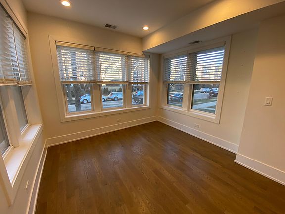 3rd image of 4930 N Washtenaw Ave #1