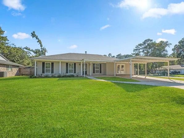 8730 Leisure Dr, Denham Springs, LA 70726