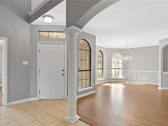 4th image of 621 Newcastle Dr