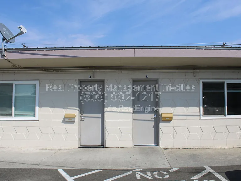 124 W Shoshone St #K — Photo 2