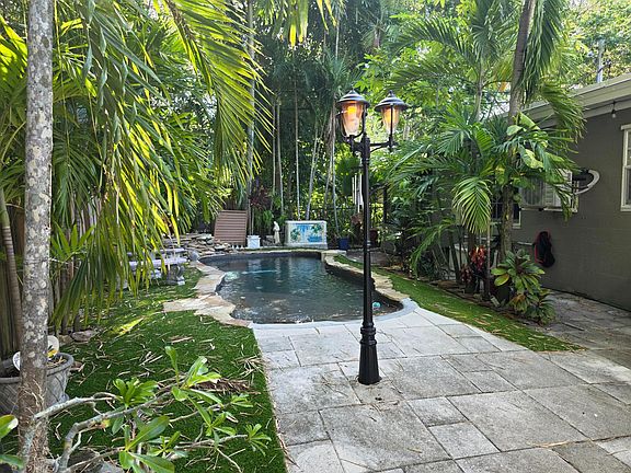5th image of 540 SW 14TH Avenue
