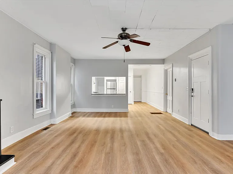 57 1/2 Saratoga Ave #1N — Photo 3