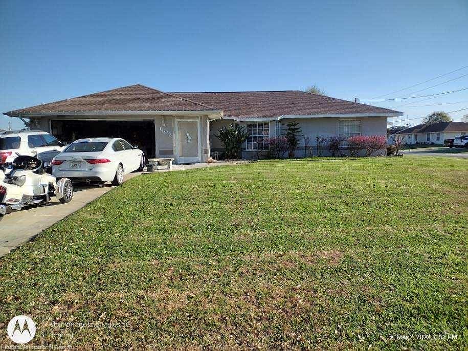 1st image of 1623 Carrington Ave