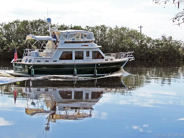 906 Riverside Dr, Moore Haven, FL 33471