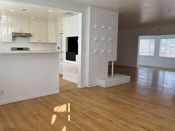 3rd image of 14879 Ansford St