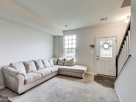 3rd image of 5125 Penn St