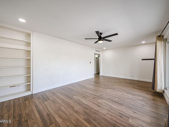 4th image of 3813 W Meadowbrook Ave