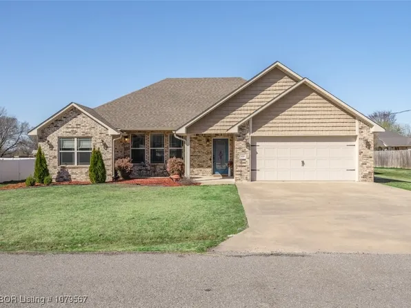 1119 Choctaw St, Spiro, OK 74959