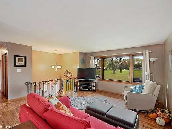2nd image of 7451 Jennings Pl