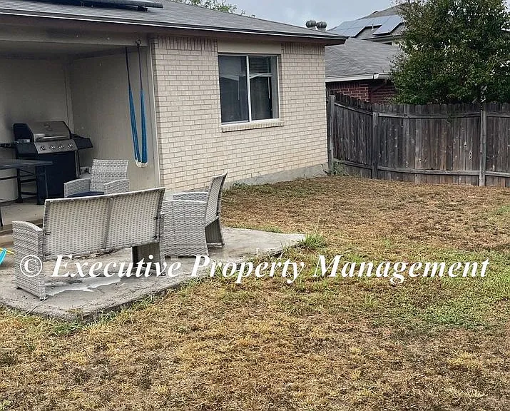 208 Mesquite Cir — Photo 11