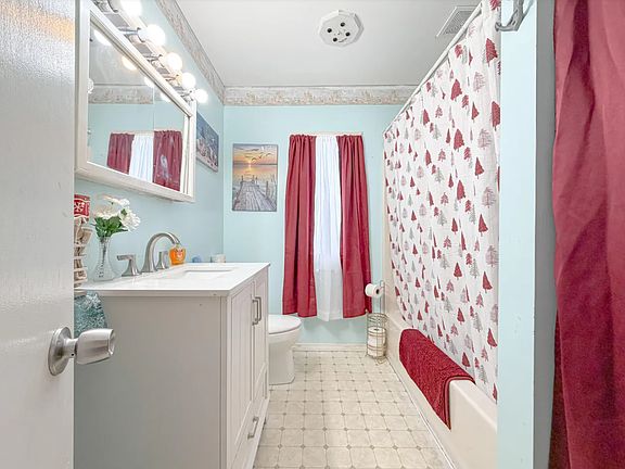 5th image of 21 Hillside Ave